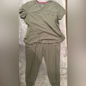 Med Couture Olive Green Scrub Set Women's Size Large Bottom & XL Top /Retail $71